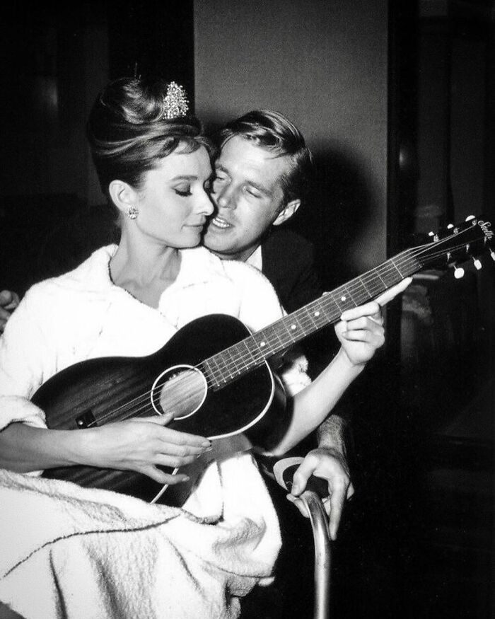 Audrey Hepburn And George Peppard On The Set Of Breakfast At Tiffany’s, 1961