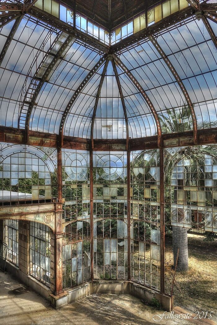 Invernadero del siglo XIX abandonado, Francia