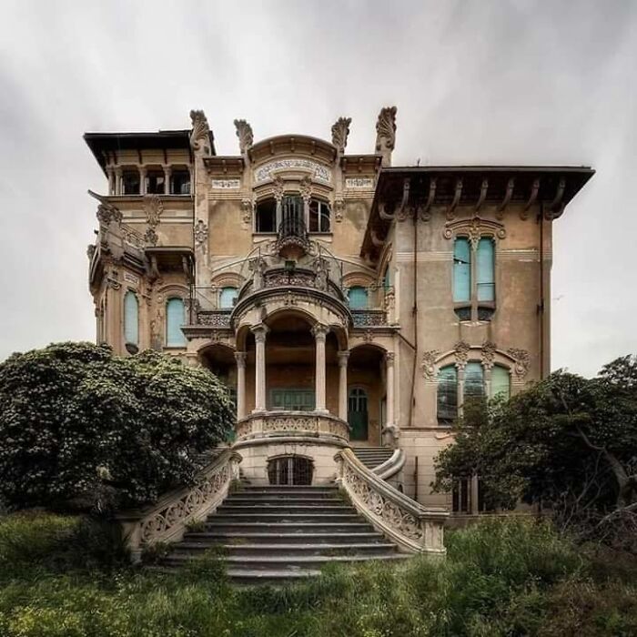 Villa Zanelli, construida en 1907 en Savona, Italia