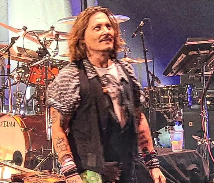 “The Soundest Bloke Ever”: Johnny Depp Enjoys Fish And Chips At Local Newcastle Pub Whilst Awaiting Trial Verdict “The Soundest Bloke Ever”: Johnny Depp Enjoys Fish And Chips At Local Newcastle Pub Whilst Awaiting Trial Verdict