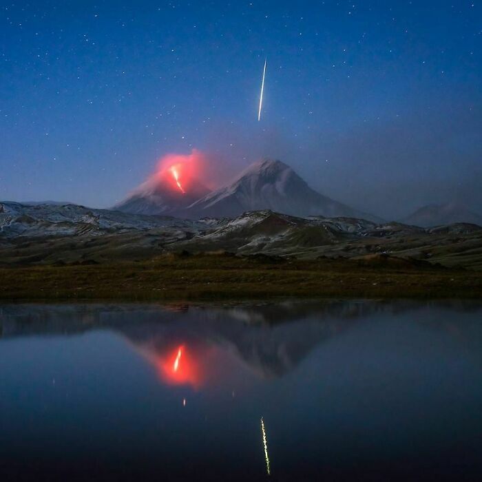 Daniel Kordan Accidentally Photographed A Meteor While Capturing An Erupting Volcano