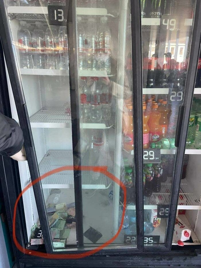 In Kyiv People Are Leaving Money After Taking Drinks Because There Was No Cashiers In The Store