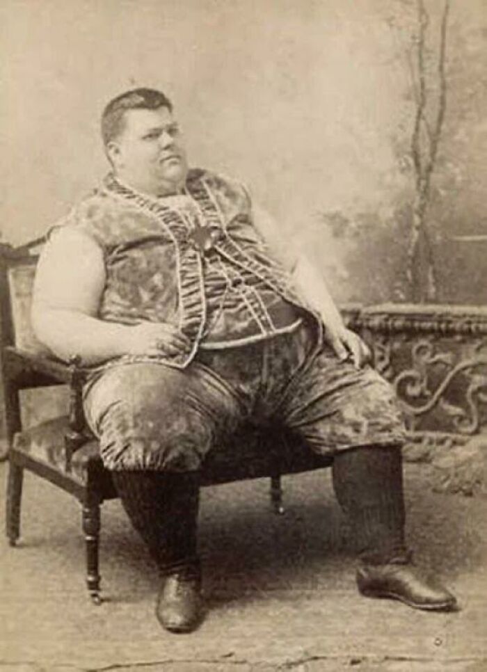 World’s Fattest Man In 1890 Was Large Enough To Be Considered A “Freak Show” In The Circus