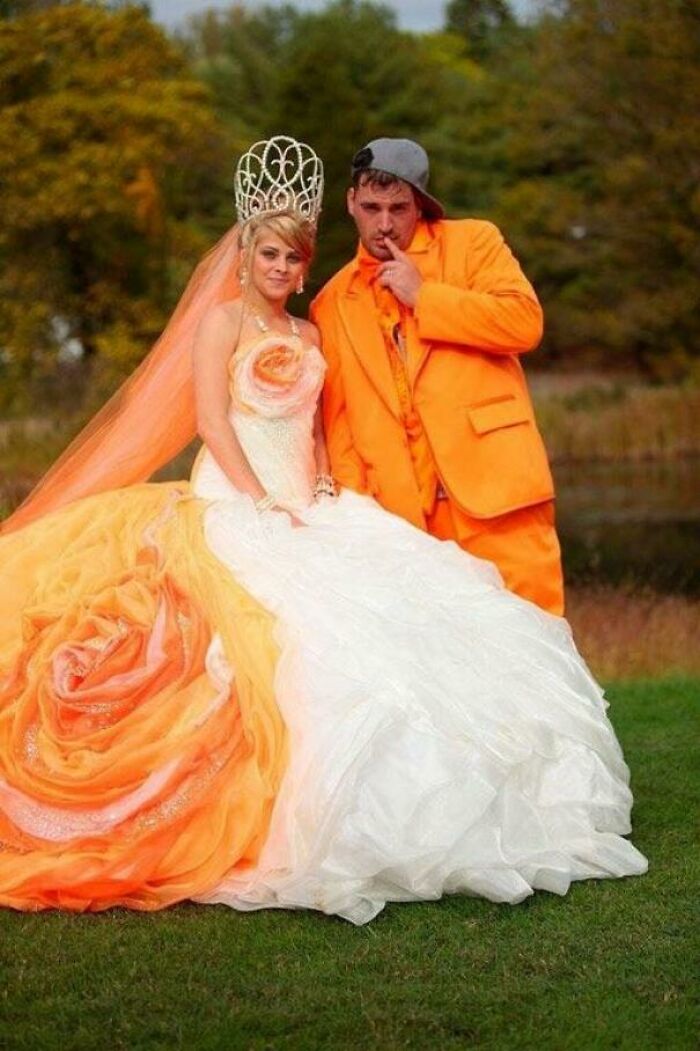 Vi esta foto de una boda en Facebook