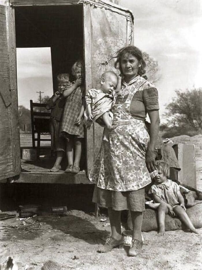 Today, Be Thankful. (Arizona Migrant Family, 1940.)
