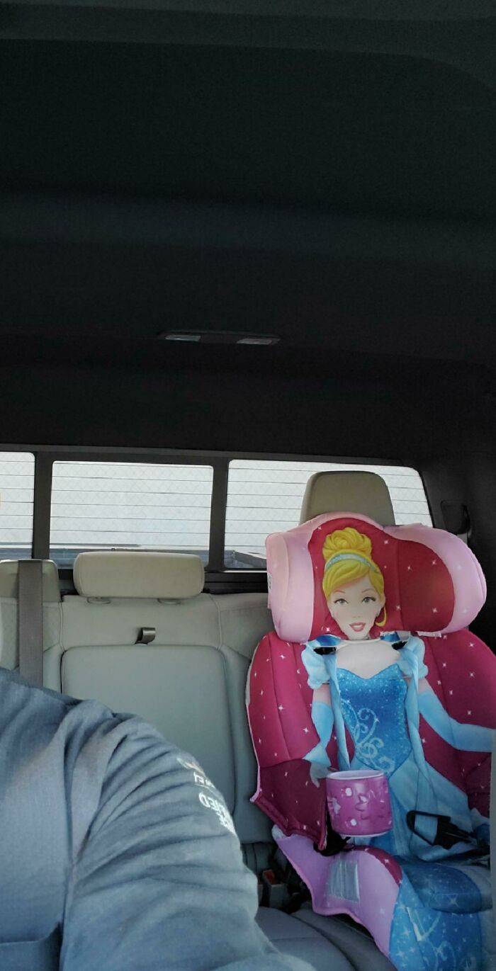 I Thought A Customer Left Their Kid In The Car . Damn You Elsa !