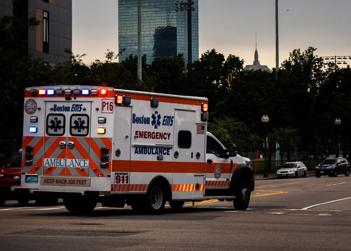 Operadores del 911 comparten llamadas de locura que no pudieron responder sin reir