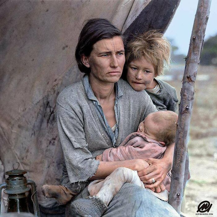 La famosa foto de la madre migrante tomada por Dorothea Lange que muestra a la madre de 32 años Florence Owens Thompson en un campamento de recolectores de guisantes en el que los cultivos habían muerto debido a las heladas. Fotografía tomada en Nipomo, California