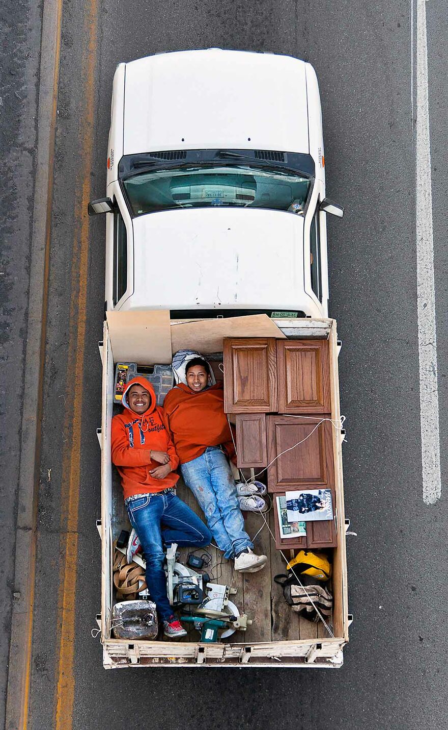 Photographer Shows Carpoolers Journey Across Mexico (87 Pics)