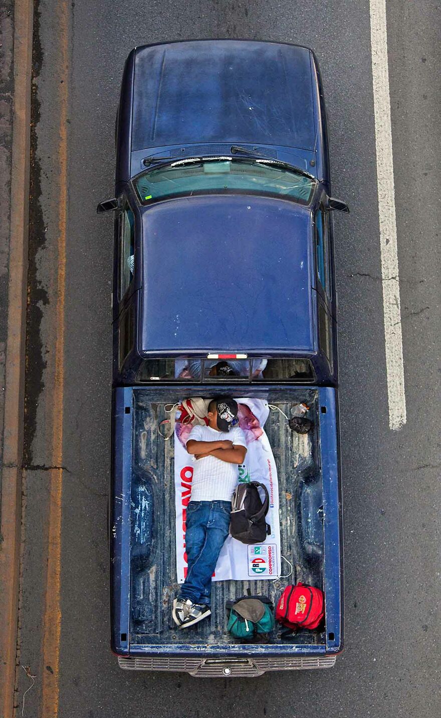 Photographer Shows Carpoolers Journey Across Mexico (87 Pics)