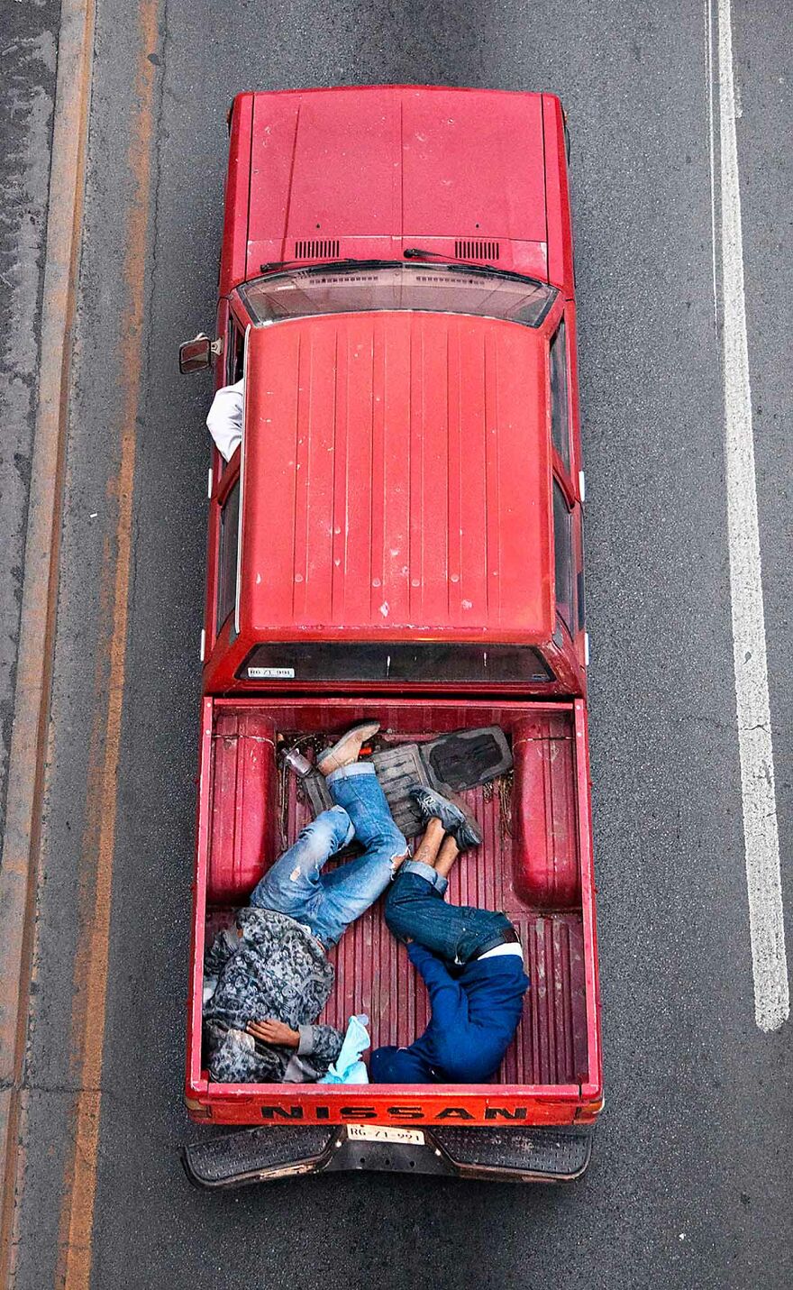 Photographer Shows Carpoolers Journey Across Mexico (87 Pics)