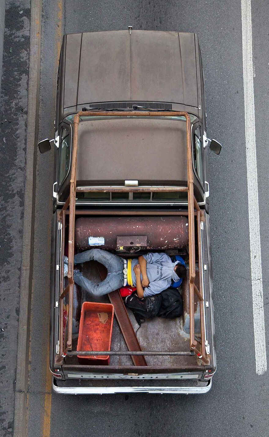 Photographer Shows Carpoolers Journey Across Mexico (87 Pics)