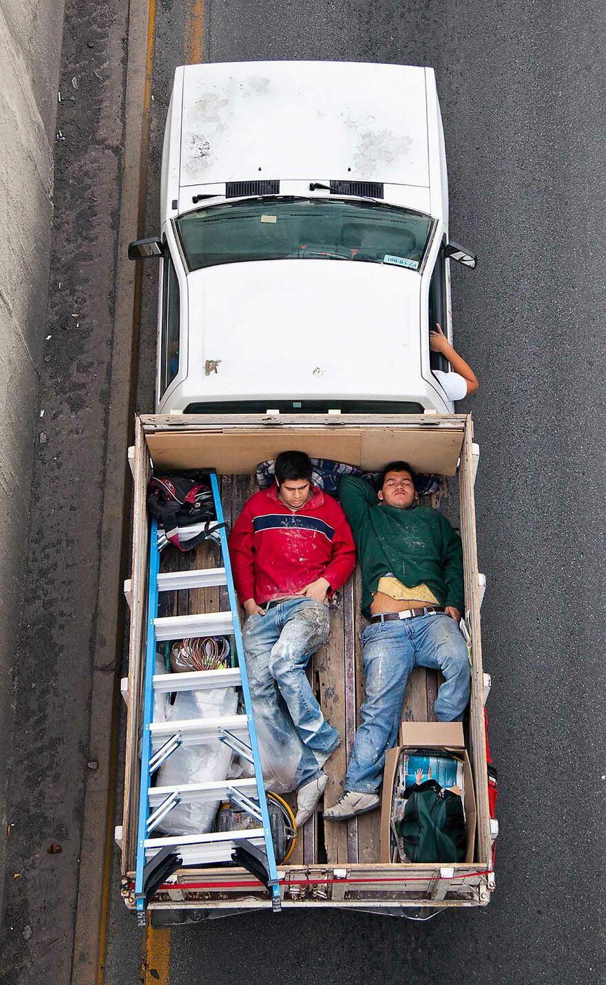 Photographer Shows Carpoolers Journey Across Mexico (87 Pics)
