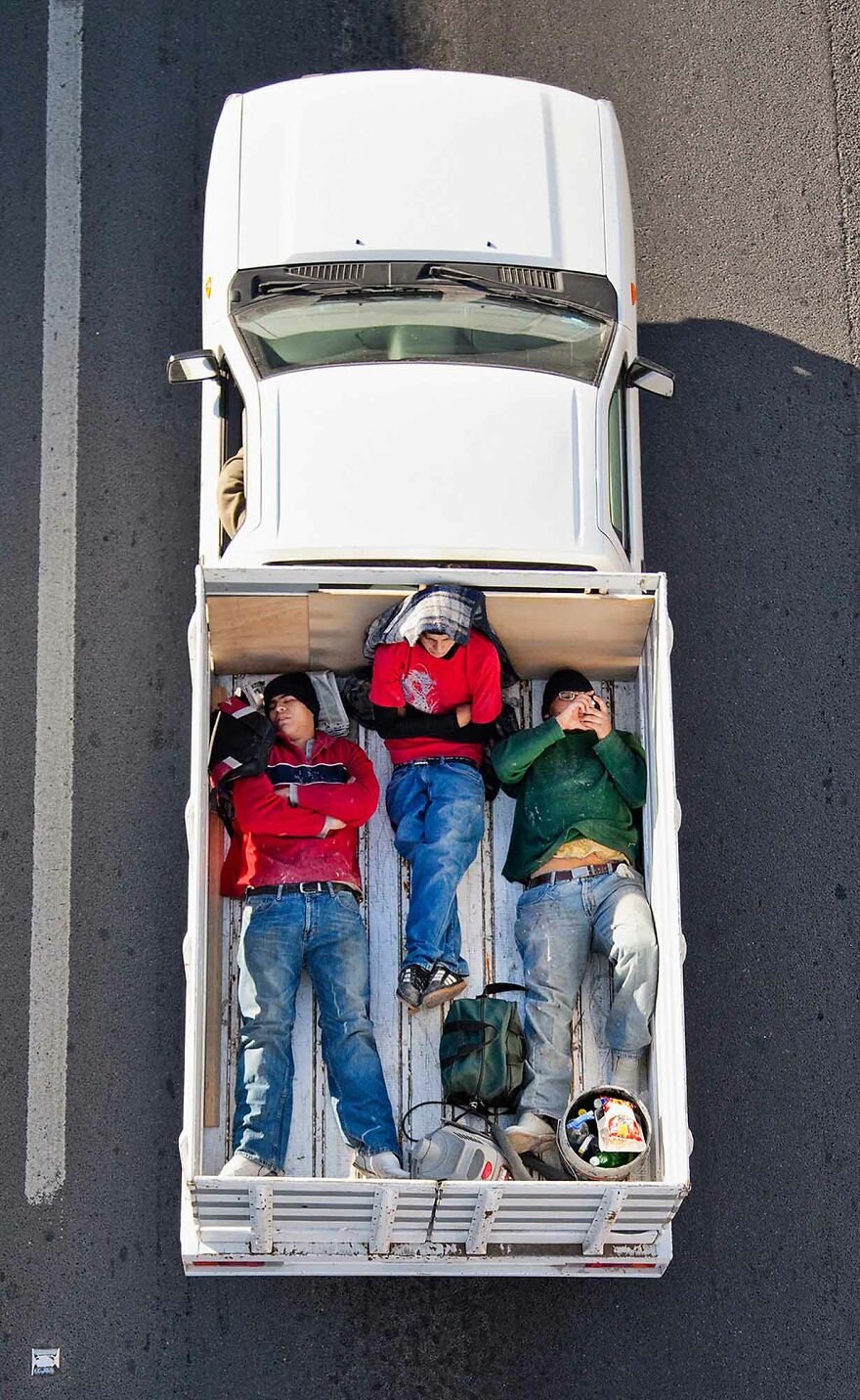 Photographer Shows Carpoolers Journey Across Mexico (87 Pics)