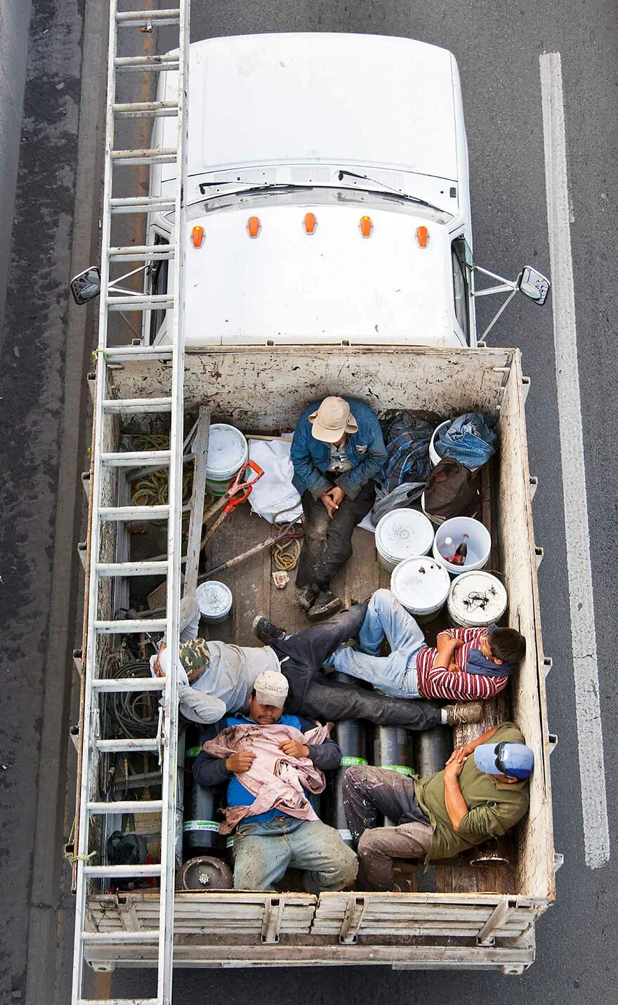 Photographer Shows Carpoolers Journey Across Mexico (87 Pics)