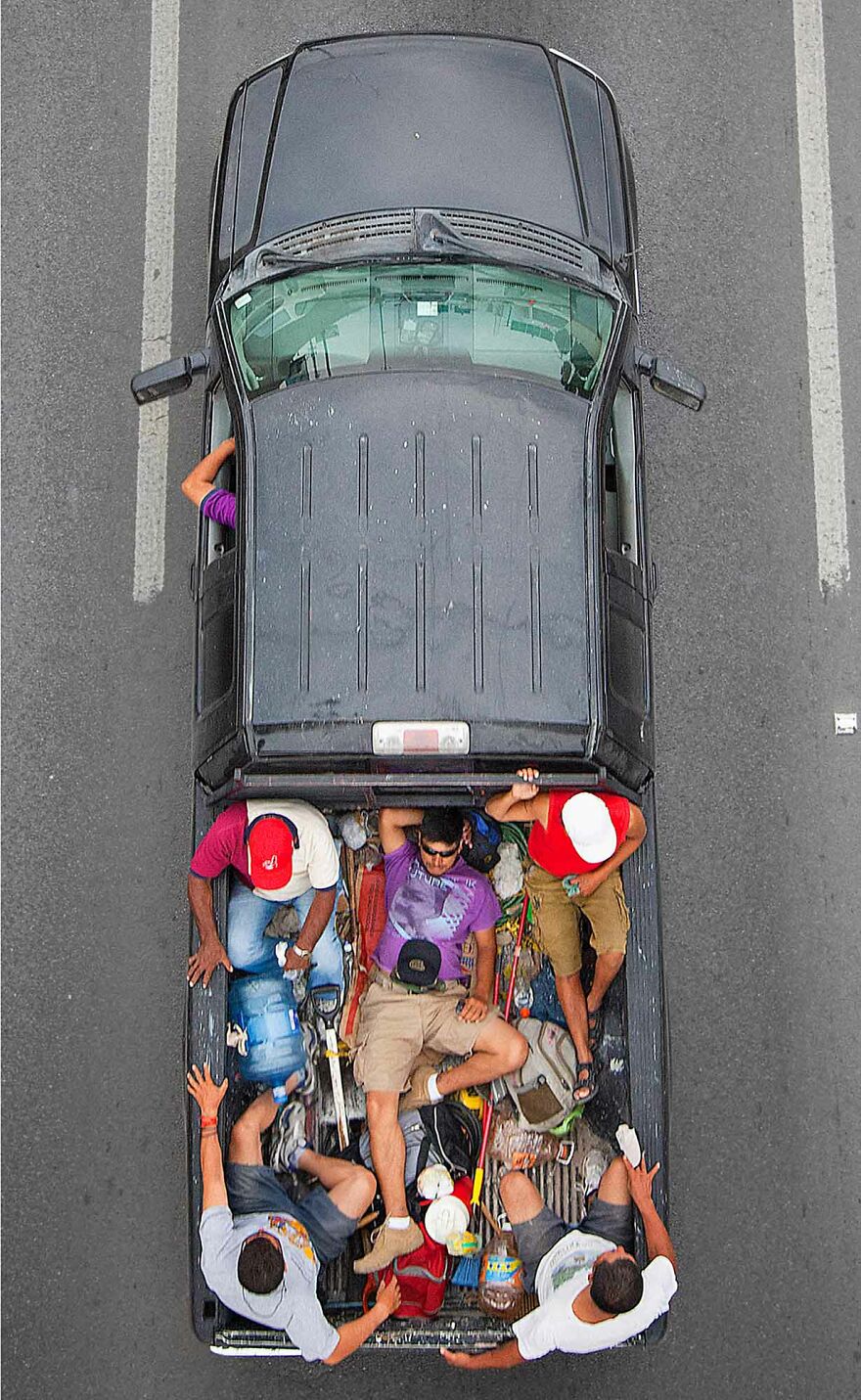 Photographer Shows Carpoolers Journey Across Mexico (87 Pics)
