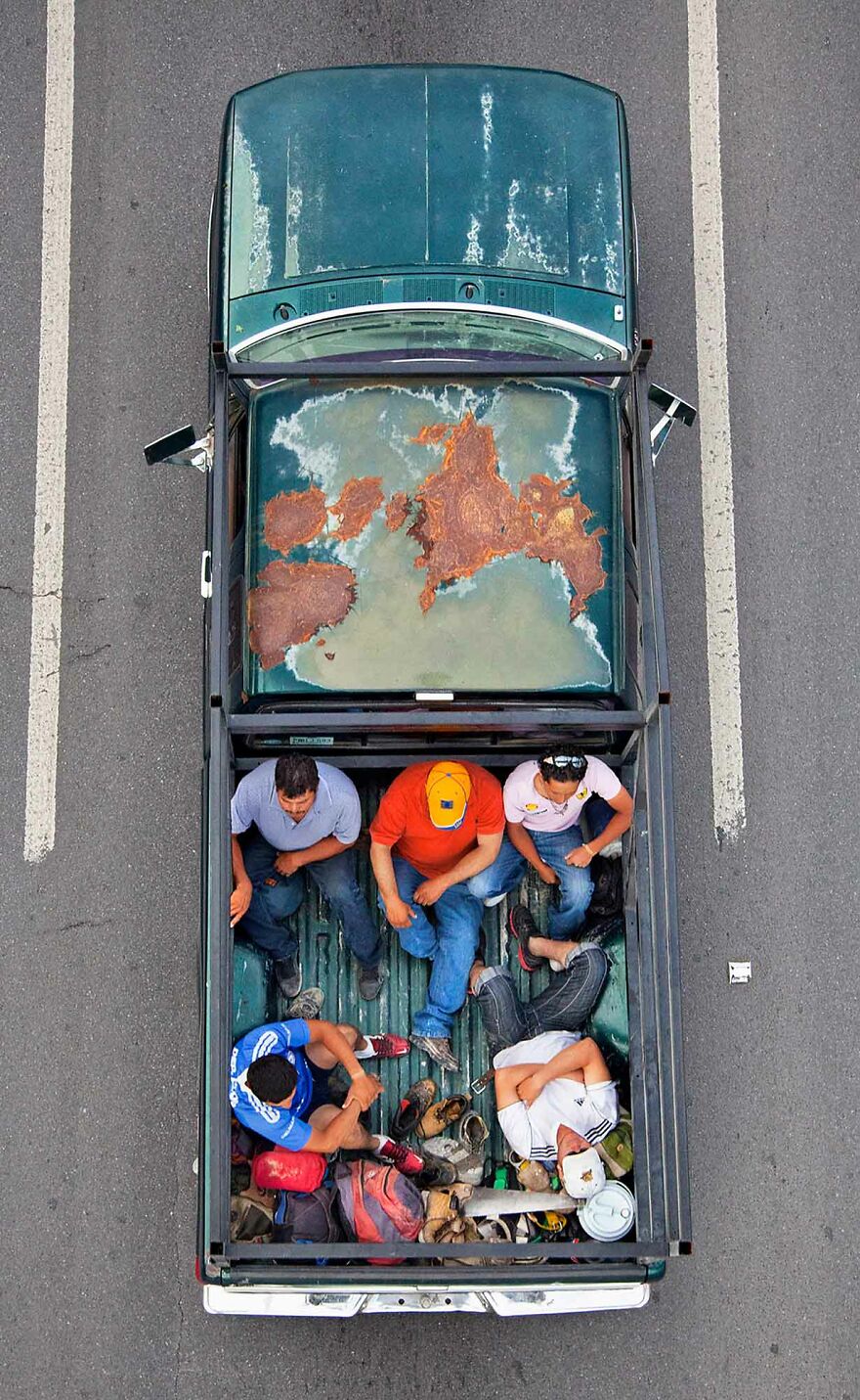 Photographer Shows Carpoolers Journey Across Mexico (87 Pics)