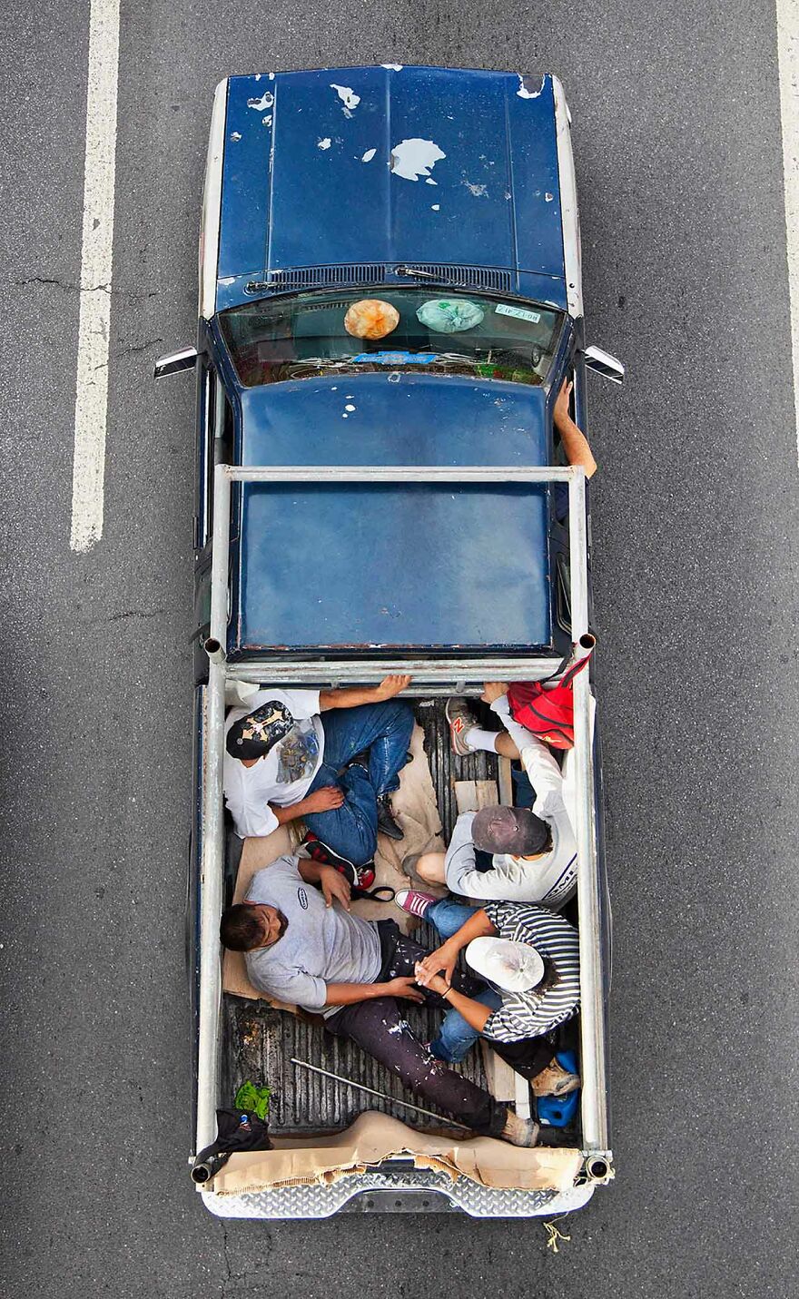 Photographer Shows Carpoolers Journey Across Mexico (87 Pics)
