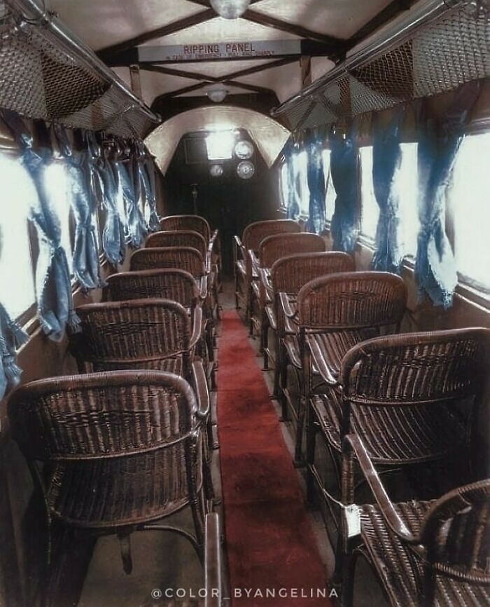 El interior de un avión comercial en 1936. El avión pertenecía a Imperial Airways, la primera compañía aérea comercial británica