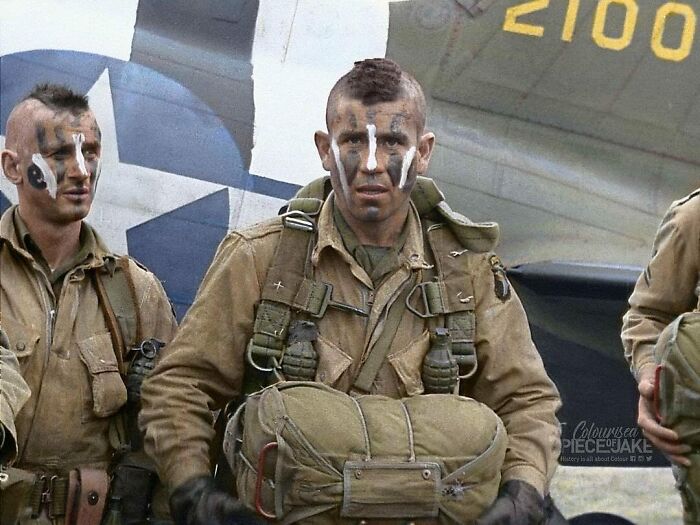 “Old Man" Tommy Lonergan (Center) And John "Peepnuts" Hale (Left) Of The 'Filthy Thirteen' (The Name Given To The 1st Demolition Section Of The Regimental Headquarters Company Of The 506th Parachute Infantry Regiment, 101st Airborne Division, Of The United States Army, Which Fought In The European Campaign In World War II.) Photographed Together In England On C. 5 June 1944. Hale Would Be Killed In Action During The Normandy Invasion On The 6 June 1944. This Unit Was The Inspiration For The 1965 Book And 1967 Film The Dirty Dozen