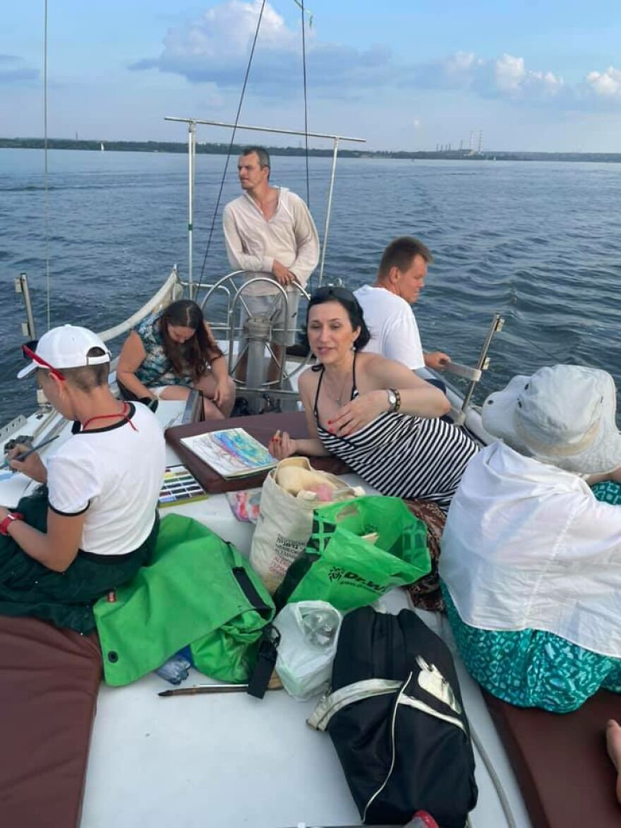 You Can Meet This Artist In Any Of The Cafes In Europe, She Sits With A Cup Of Coffee And Draws