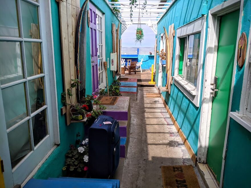 An Amazing Little Hostel On The Beach During Covid. Quite, Cool And Calm