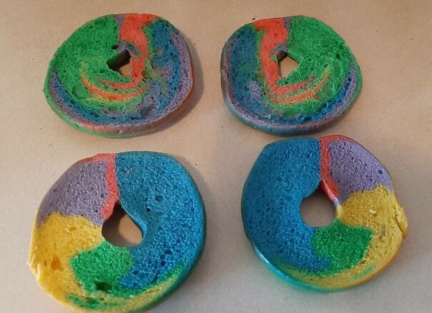 Rainbow-Bagels-62b7288d6534f.jpg