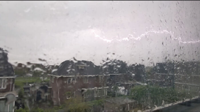 Lightning In The Storm