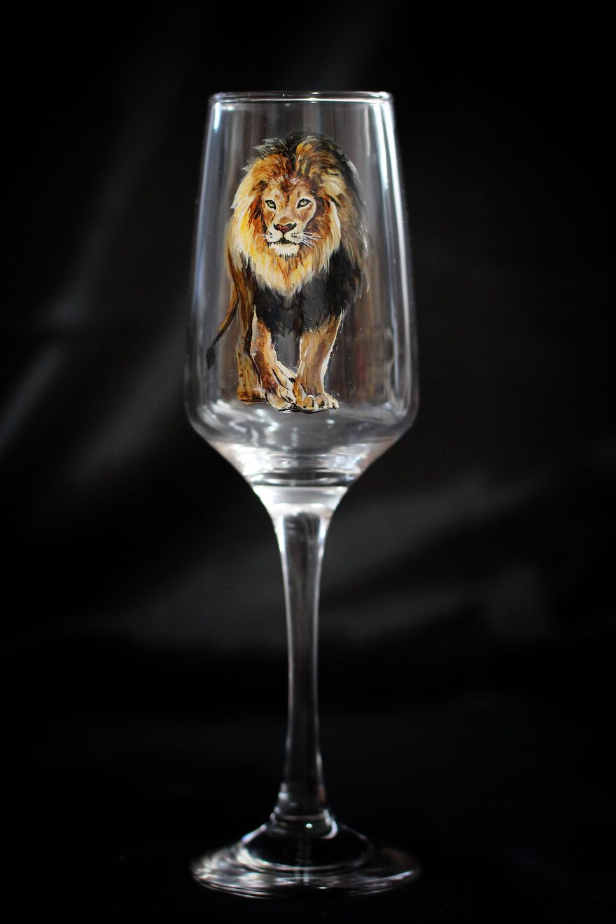 Stunningly Realistic Glass Painting - Wildlife Collection