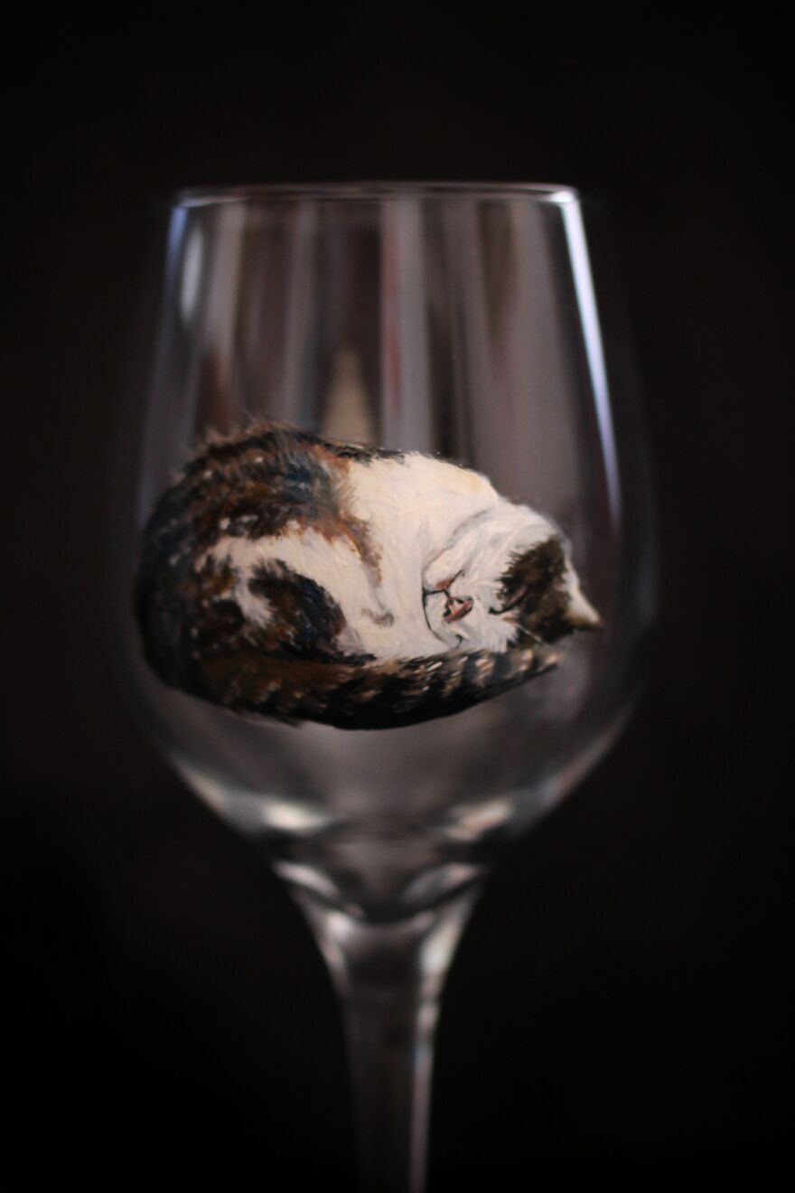 Stunningly Realistic Glass Painting - Wildlife Collection