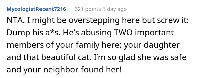 Man Lets Out An Indoor Cat He Hates "Probably Hoping For Her To Get Lost", Fiancée Goes Off At Him In Front Of His Whole Family