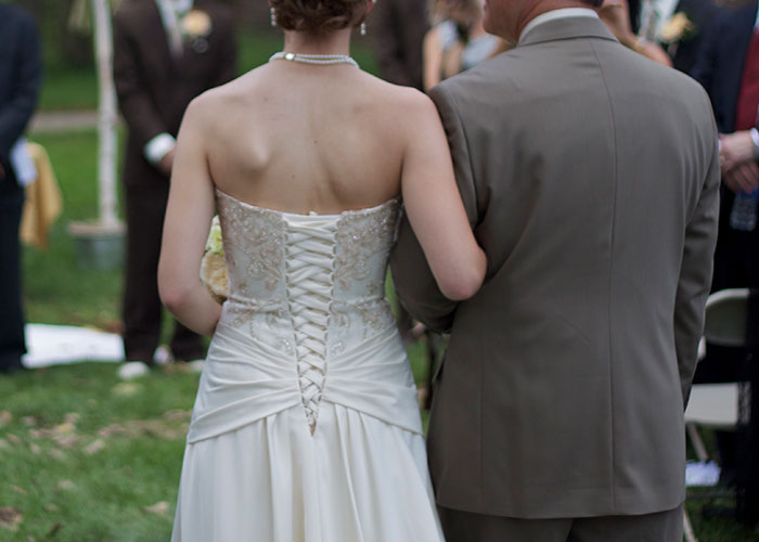 Bride Still Expects Her Father To Fund Her Wedding After Banning His Husband From Attending, Father Asks The Internet If He’s Wrong For Refusing To Pay