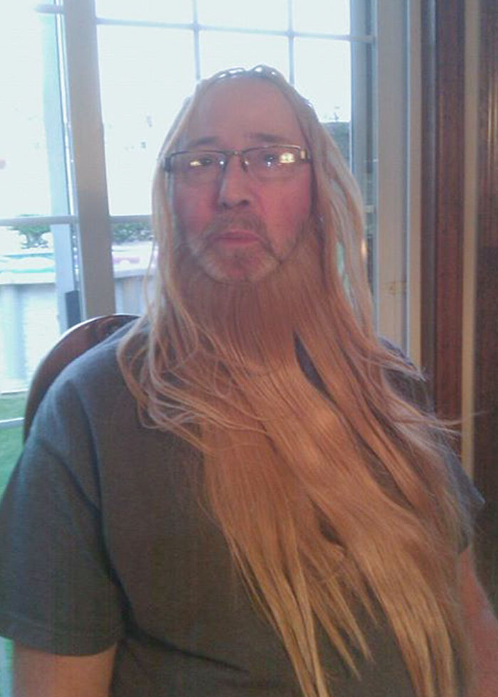 My Uncle And Dad Found My Cousin's Hair Extensions And Sent The Whole Family Glamour Shots