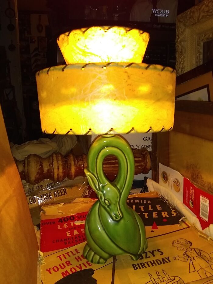 Compré esta lámpara hace años y la tuve guardada hasta encontrar la pantalla perfecta