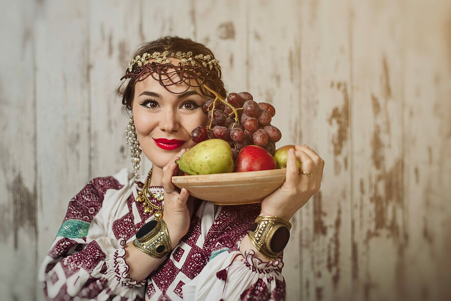 "Seasons - My Life As A Dream": A Celebration Of The Traditional Romanian Blouse, Ia (19 Pics) "Seasons - My Life As A Dream": A Celebration Of The Traditional Romanian Blouse, Ia (19 Pics)