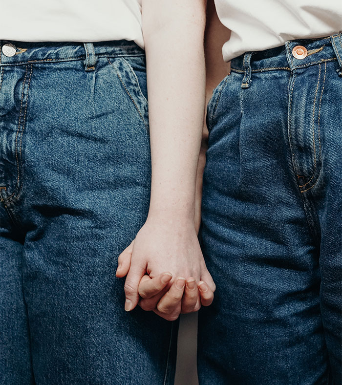 Teen Would Lose $7M If She Came Out As Gay, Uncle Asks If He Was A Jerk To Tell Her To Stay In The Closet Teen Would Lose $7M If She Came Out As Gay, Uncle Asks If He Was A Jerk To Tell Her To Stay In The Closet