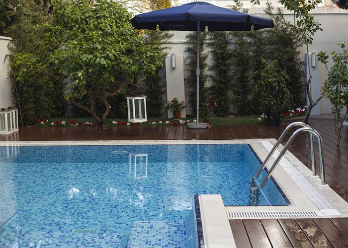 Neighbors Keep Harassing This Couple About Using Their Pool Until They Finally Lose Their Patience Neighbors Keep Harassing This Couple About Using Their Pool Until They Finally Lose Their Patience