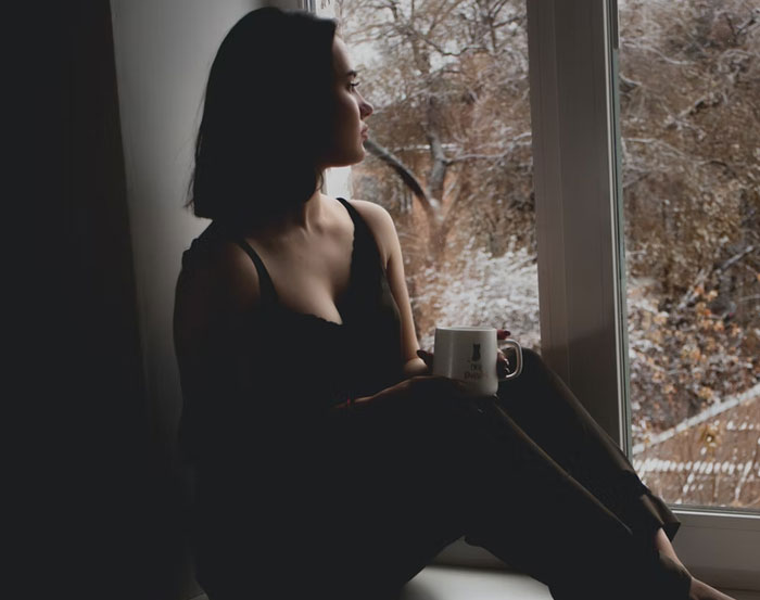 Woman Won't Give Her Boyfriend The Code To Her Gem-Filled Safe, Asks If She's In The Wrong Here After He Gets Mad Woman Won't Give Her Boyfriend The Code To Her Gem-Filled Safe, Asks If She's In The Wrong Here After He Gets Mad