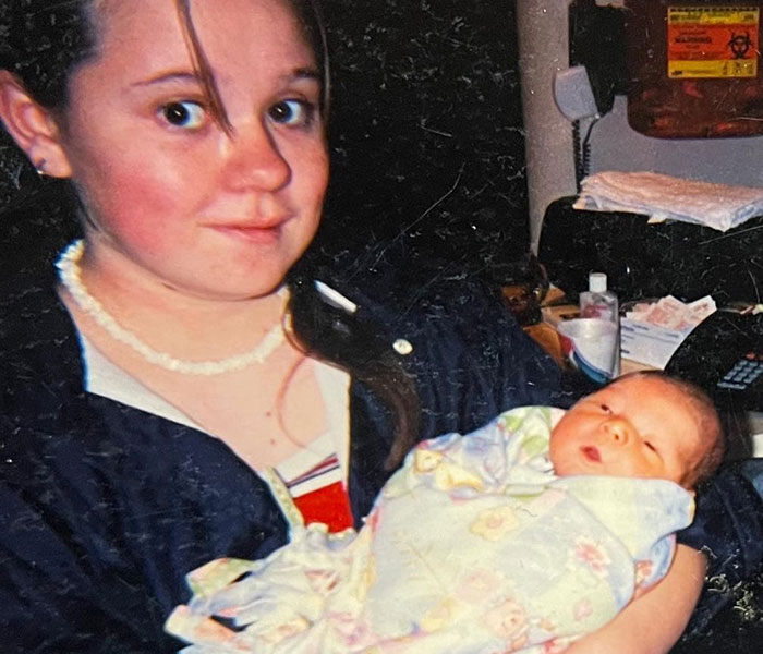 Birth Mom And Son Reunite After 20 Years With The Help Of Social Media, Realize They Work At The Same Place Birth Mom And Son Reunite After 20 Years With The Help Of Social Media, Realize They Work At The Same Place