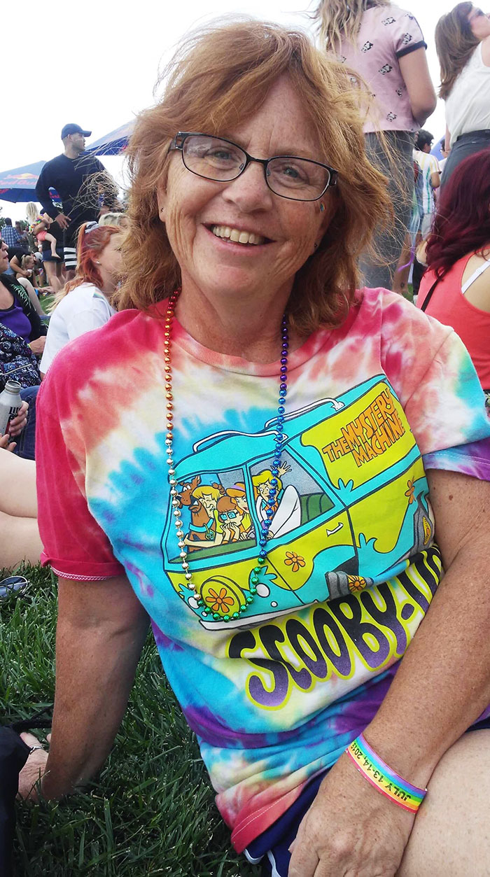 My Super Gay Sister Just Sent Me This Picture Of My Incredibly Supportive Mom At Pride