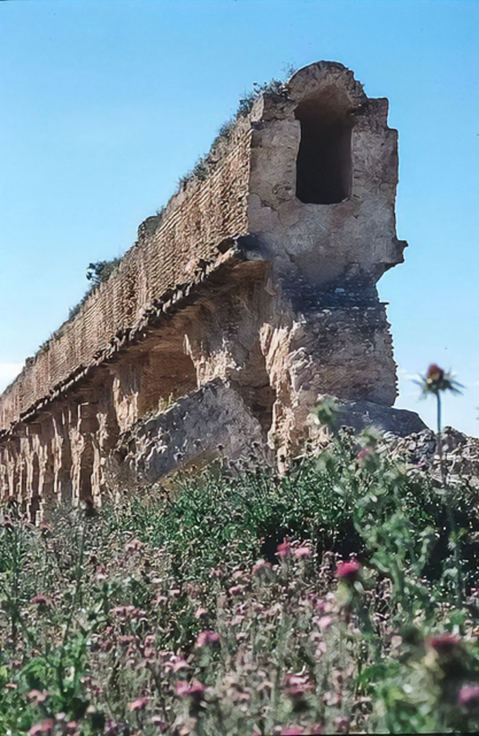 Roman Aqueduct - Zaghouan, Tunisia The Zaghouan Aqueduct Was Built During The Reign Of Emperor Hadrian In 122 To Bring Water From Jebel Zaghouan To Carthage. This Section Is Near Tunis