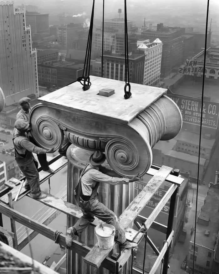 Workers Installing A Greek Revival Architectural Column On The Civil Courts Building In St. Louis, Missouri, 1928