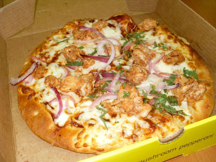 High-Paid Yet Freebie-Loving Top Manager Comes For Office Checkup, Sees Some Pizzas Bought For Staff And Steals It All High-Paid Yet Freebie-Loving Top Manager Comes For Office Checkup, Sees Some Pizzas Bought For Staff And Steals It All