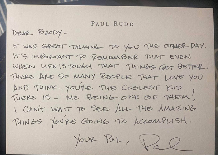 Paul Rudd bliver ven med et ensomt barn, der bliver mobbet, og deres korrespondance bringer tårer frem på internettet