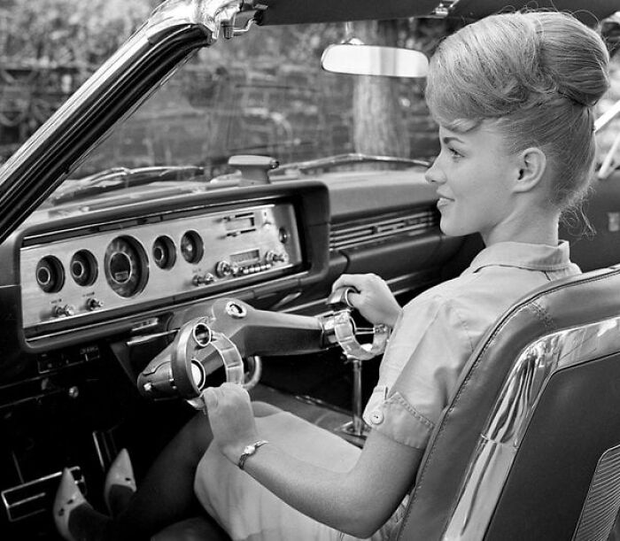 Ford Unsuccessfully Tried To Reinvent The (Steering) Wheel