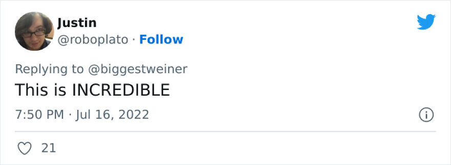 Dad Makes A Cat Bed For His Daughter's Feline From An Old TV, And It Hasn't Gone Unnoticed On The Socials Dad Makes A Cat Bed For His Daughter's Feline From An Old TV, And It Hasn't Gone Unnoticed On The Socials