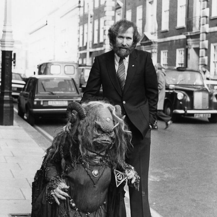 Im Henson Helping An Old Lady ( Aughra) Cross The Street In 1982. "Aughra Is A Major Character From Jim Henson's 1982 Film The Dark Crystal And The Deuteragonist Of The Dark Crystal: Age Of Resistance Prequel Series. She Was Performed By Puppeteer Frank Oz, With The Late Billie Whitelaw Providing Her Voice. In The 2019 Prequel Age Of Resistance, She Is Performed By Kevin Clash And Voiced By Donna Kimball. "