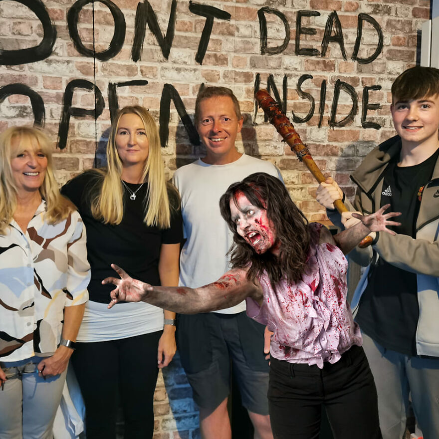 I Was Made Redundant, Now Earn A Living Scaring People I Was Made Redundant, Now Earn A Living Scaring People