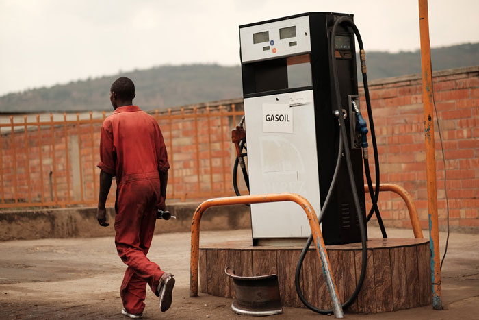 "I Was On The Verge Of Crying": Boss Tries To Get Back At This Employee For Giving In His 2-Week Notice, Makes Him Do A 16-Hour Shift "I Was On The Verge Of Crying": Boss Tries To Get Back At This Employee For Giving In His 2-Week Notice, Makes Him Do A 16-Hour Shift