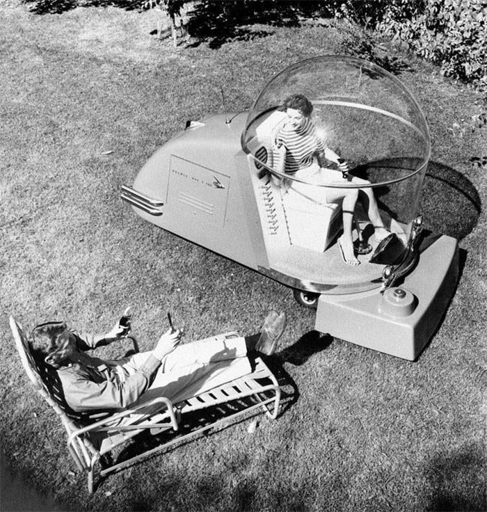 Cortadora de césped de lujo con aire acondicionado de los años 50